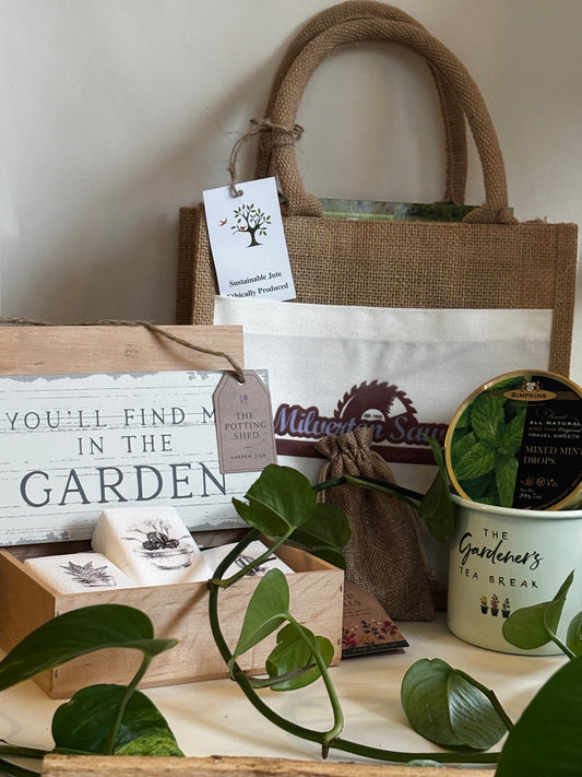 Branded gardening gift bags for your clientele.